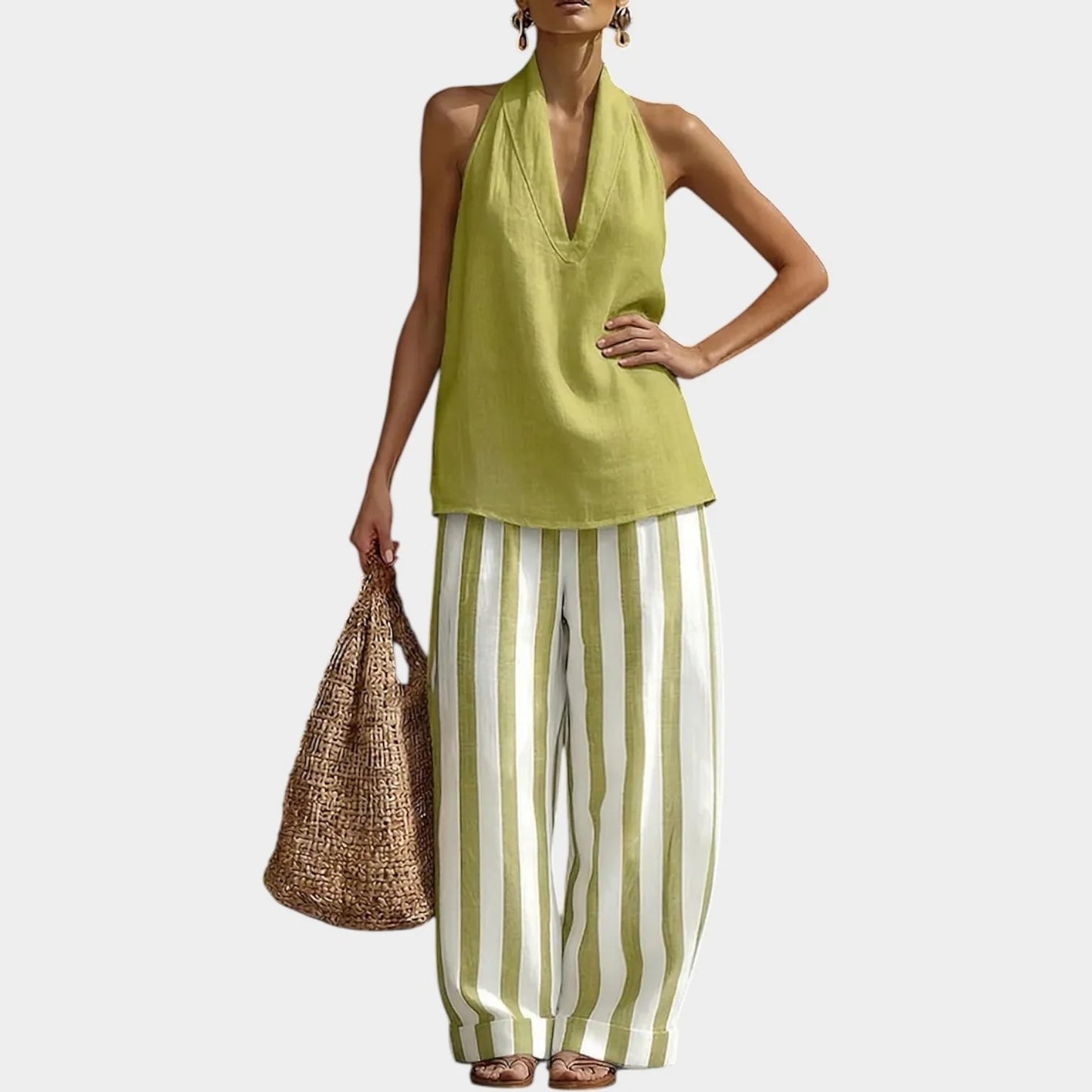 Completo due pezzi a righe con scollo all'americana
