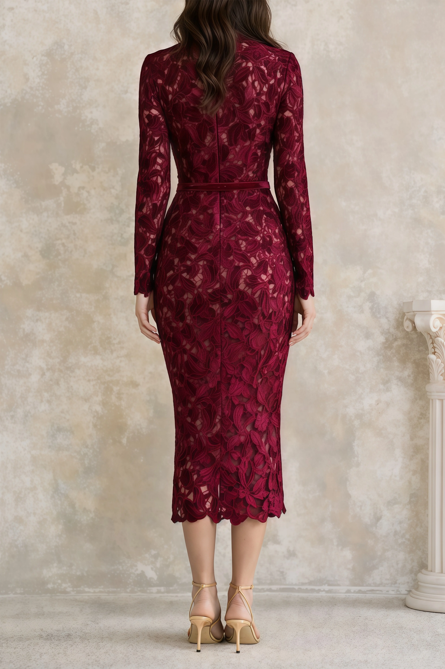 Abito midi rosso con ricami floreali 🌺