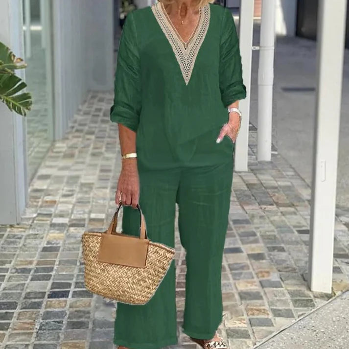 Top LARA con scollo a V e pantaloni a zampa per donna