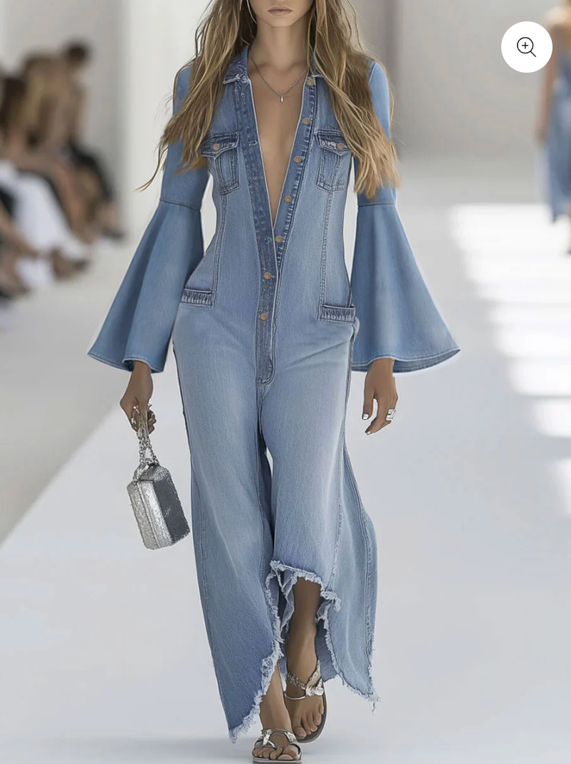 Tuta casual retrò in denim azzurro, a maniche lunghe, con gamba larga e orlo grezzo