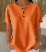 T-shirt con bottoni e scollo a V, casual