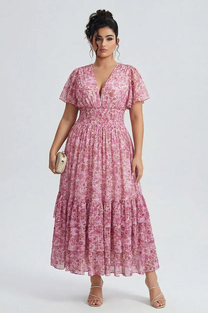 Abito lungo Plus Size con stampa floreale, vita arricciata e maniche a volant.