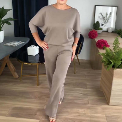Elegante completo a 3 pezzi composto da cardigan lungo, top e pantaloni.