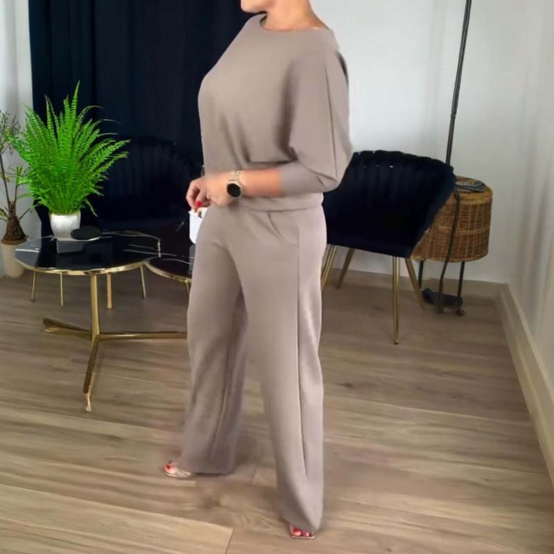 Elegante completo a 3 pezzi composto da cardigan lungo, top e pantaloni.