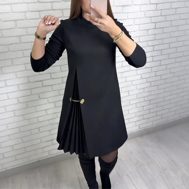Elegante abito a maniche lunghe con dettagli a pieghe