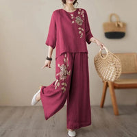 Completo vintage in cotone e lino ricamato, composto da due pezzi.