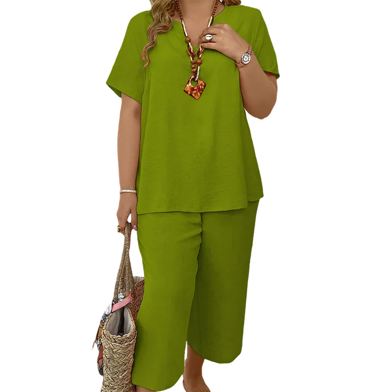Completo da donna casual composto da top a maniche corte e pantaloni a gamba larga.