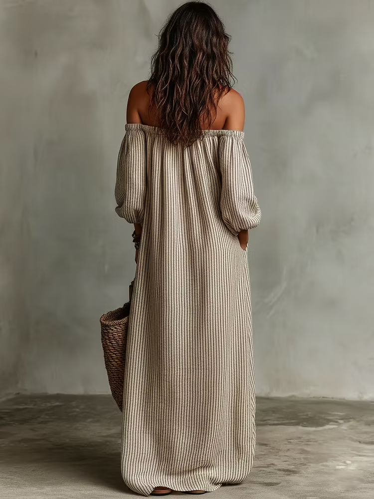 Abito lungo a maniche lunghe con spalle scoperte e righe beige, ideale per le vacanze.