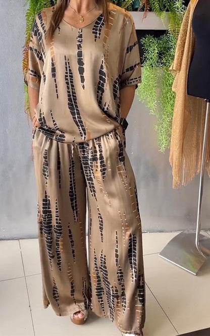 Completo due pezzi casual in raso con scollo rotondo