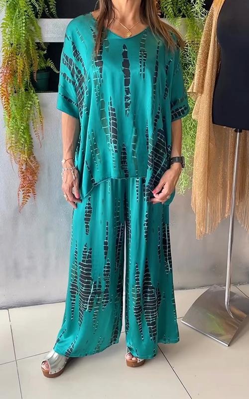 Completo due pezzi casual in raso con scollo rotondo