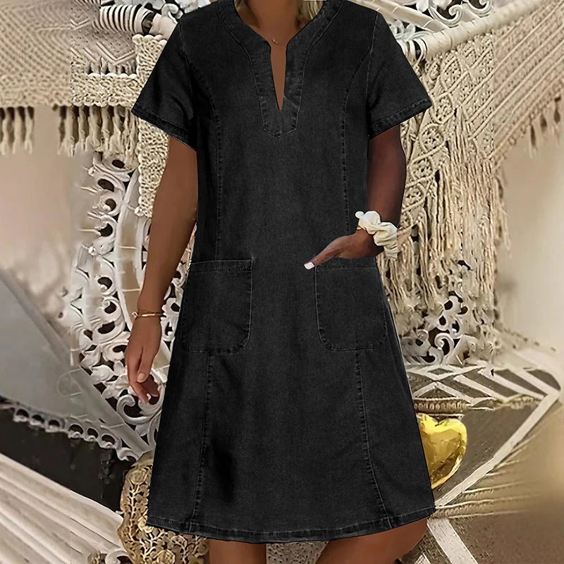 Abito da donna in denim a maniche corte con scollo a V