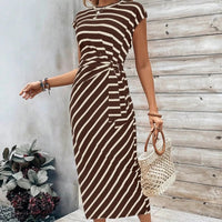 Elegante abito da donna con cintura in vita