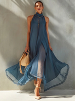 Elegante abito da festa in chiffon con collo alto, perfetto per le vacanze.