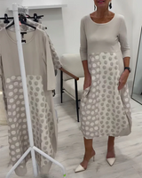 Abito a tulipano con scollo rotondo, a pois e patchwork