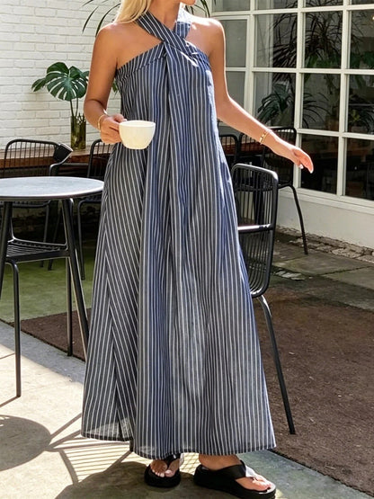 Abito da donna a righe, elegante e senza maniche, in cotone e lino.