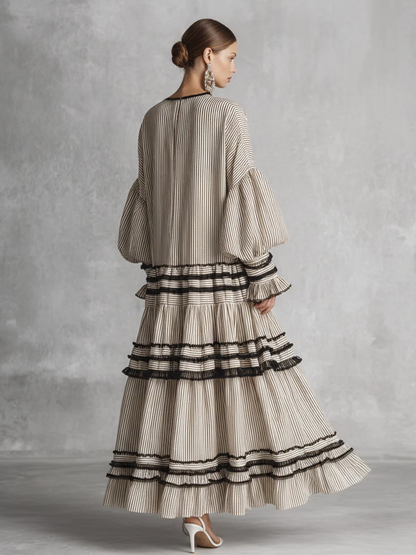 Abito lungo a maniche lunghe in misto cotone con volant a balze e motivo a righe in stile boho