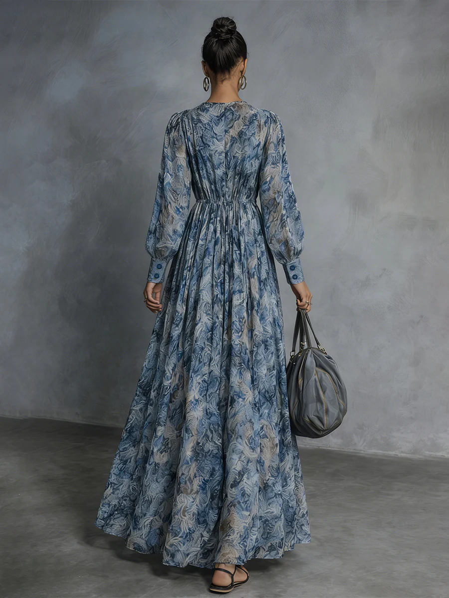 Abito lungo in chiffon con scollo a V e maniche a lanterna, con stampa floreale blu in stile bohémien