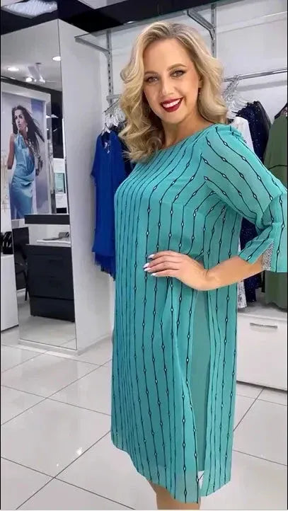 Elegante abito da donna con scollo rotondo